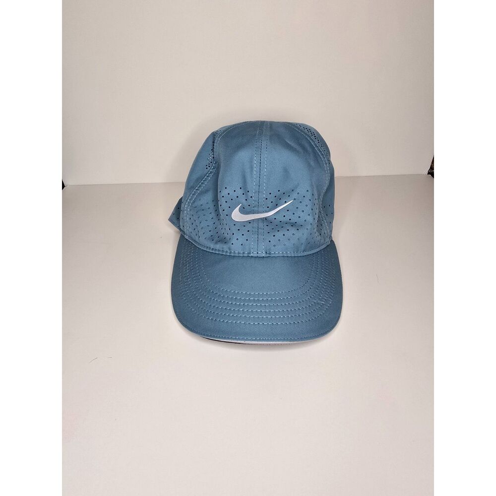 Like New Nike Reflective Running Dri-Fit Featherlight Hat Teal